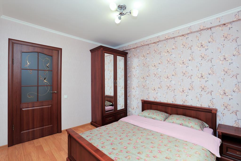Apartment On Obolonskiy Prospect 12 키예프 외부 사진